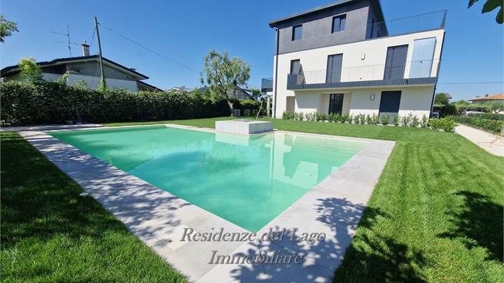 NEW APARTMENT IN A BUILDING WITH A SWIMMING POOL.