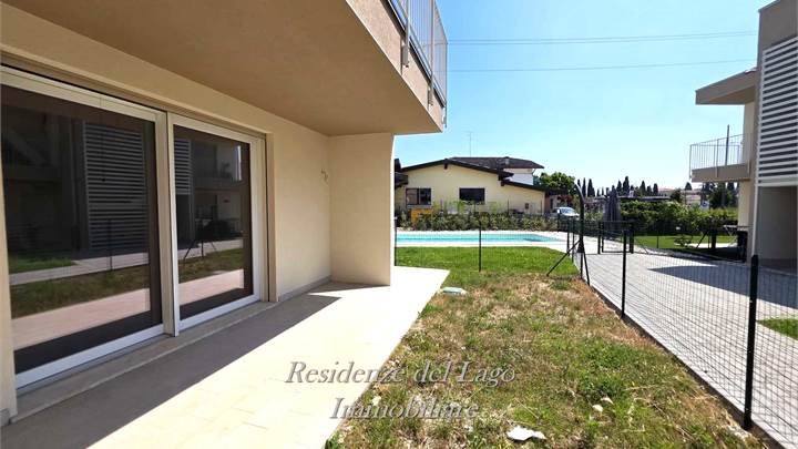 NUOVO APPARTAMENTO AL PIANO TERRA CON GIARDINO. 